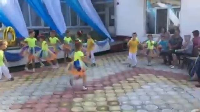Танец Детство это ты и я