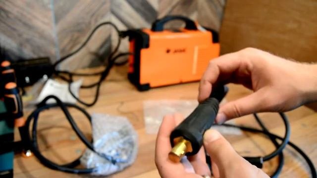 [UNBOXING] Invertor De Sudura Profesional Jasic ARC 200 CEL