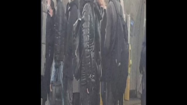 Цыганки на заработках в метро