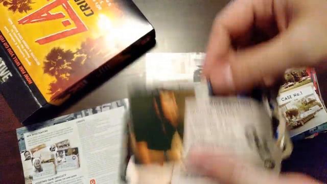 Detective: A Modern Crime Board Game – L.A. Crimes - Unboxing