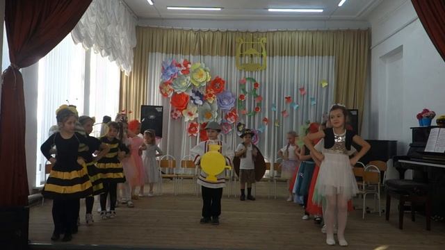 "Муха- Цокотуха на новый лад"