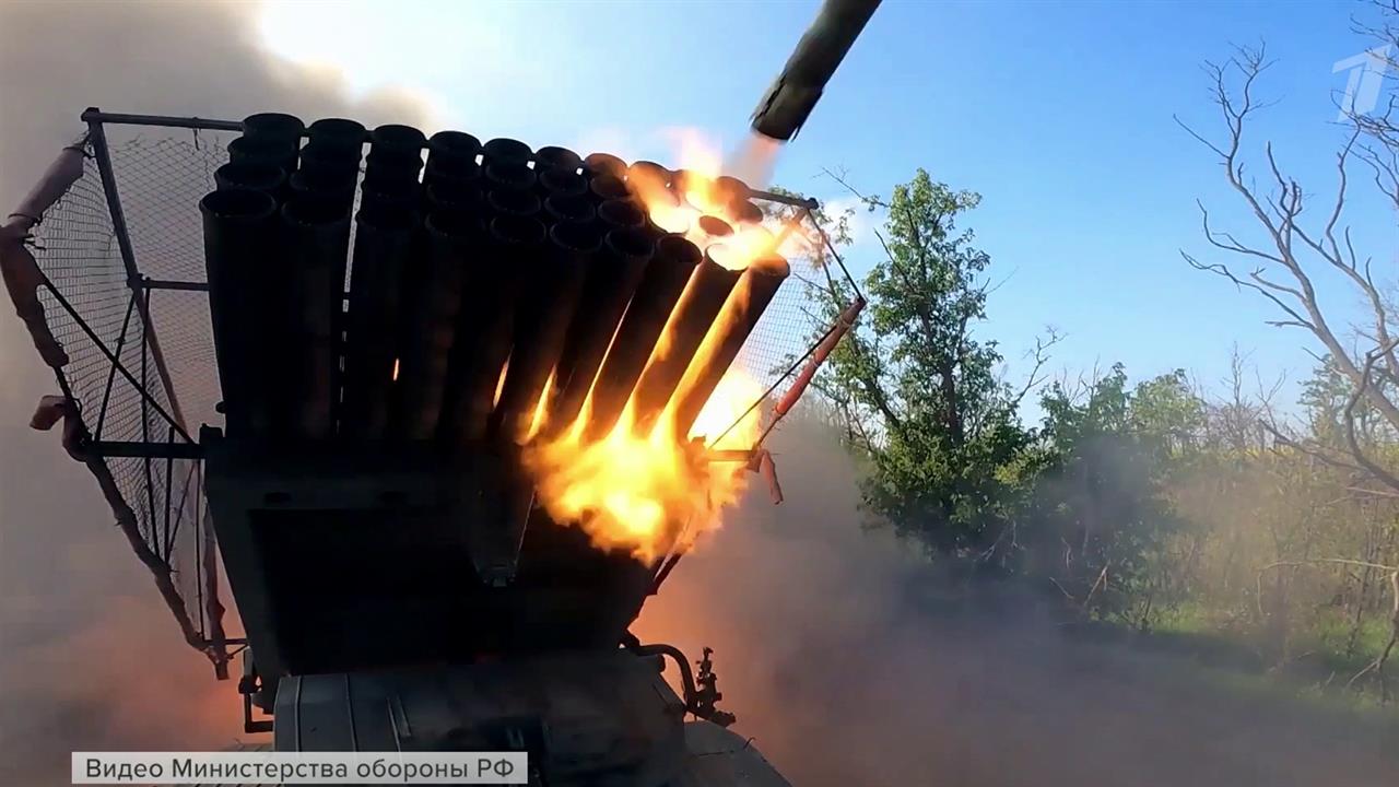 Армия РФ нанесла групповой удар по складам с натовскими боеприпасами и объектам энергетики Украины