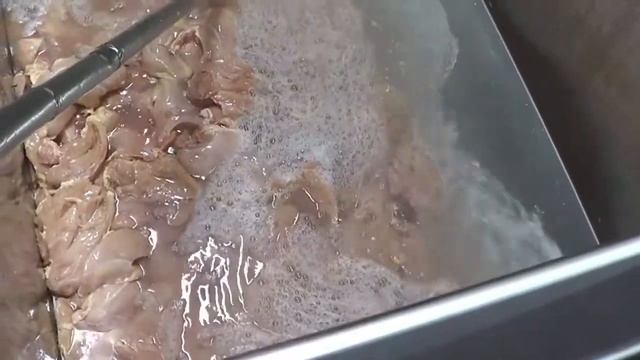 Перекачивание куриных грудок насосом Masosine без повреждения