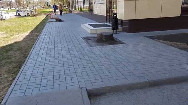 образно говоря: мама родная и приёмная ТРОПЫ СУДЬБЫ