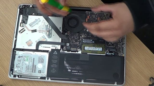 how to replace Battery for Apple 13.3" MacBook Pro MC700LL/A(Early 2011 13-Inch)