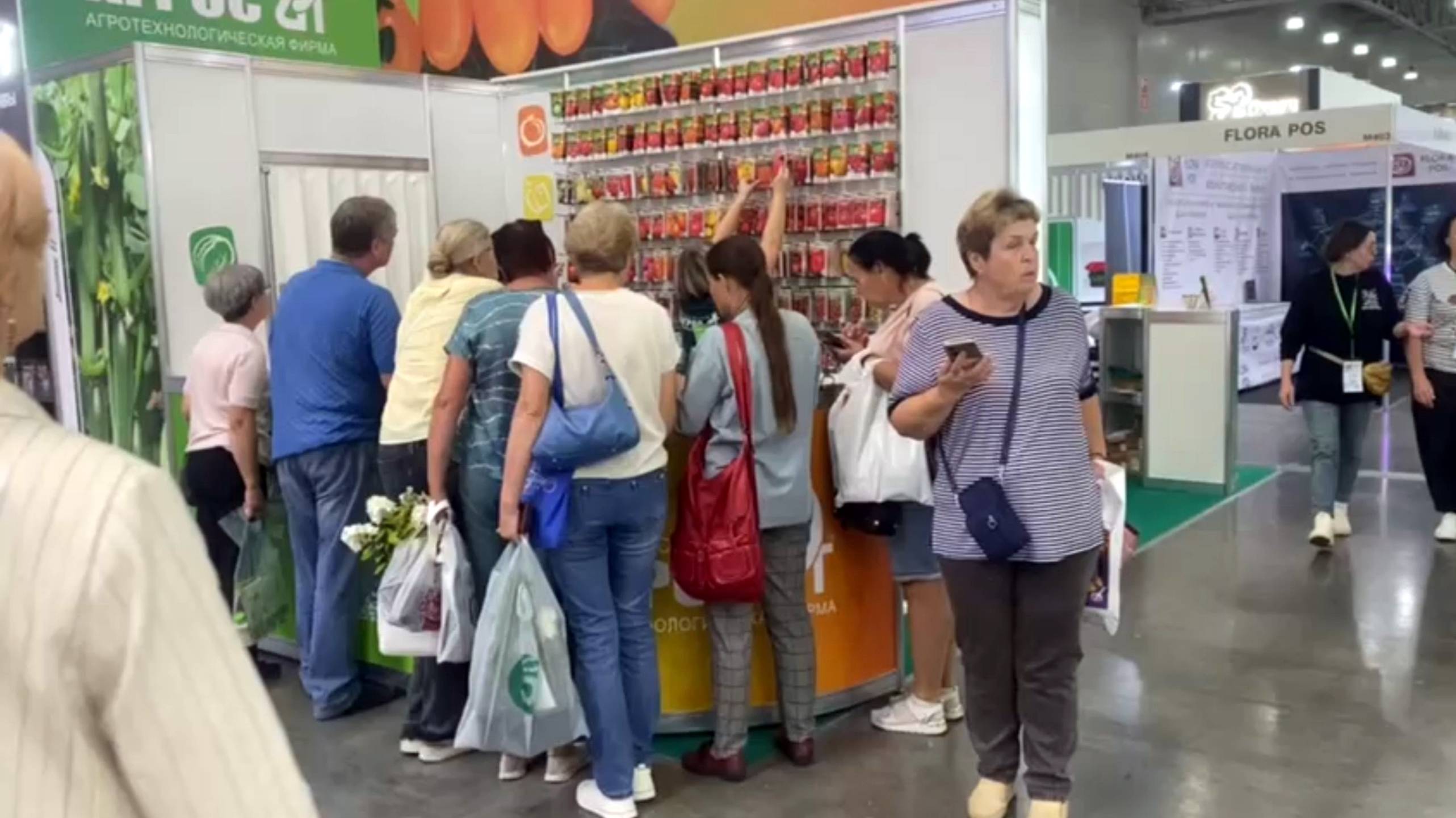 На выставке "Цветы"