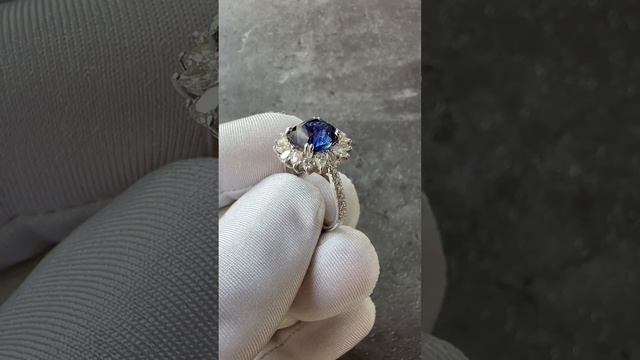 Кольцо с сапфиром 3.65
