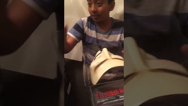V for Vendetta book and mask Unboxing