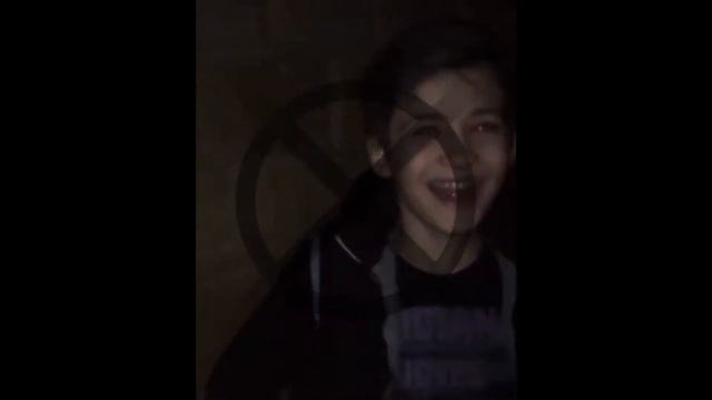 хищники мне 13 лет показую свое лицо