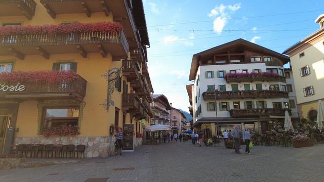 Cortina d'Ampezzo, Italy Walk 2021 4К или самый навороченный город Доломит! Part one