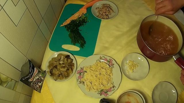 Суп куриный с домашней лапшей