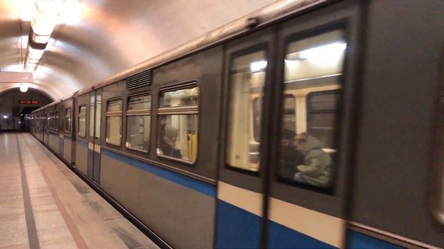 81-740/741.1 Русич На станции Университет