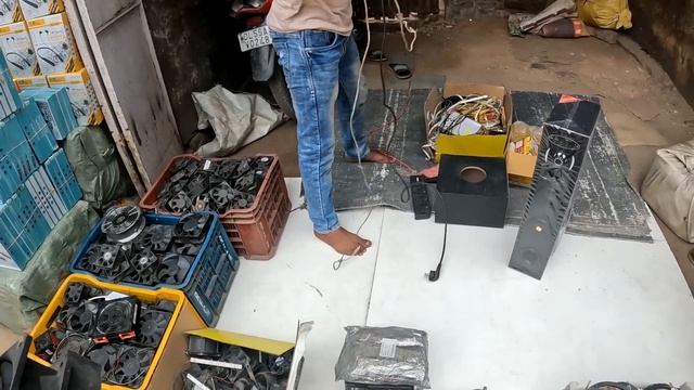 Guarantee Itna Sasta Kahi Nahi Milega - Delhi Electronic Market Vlog