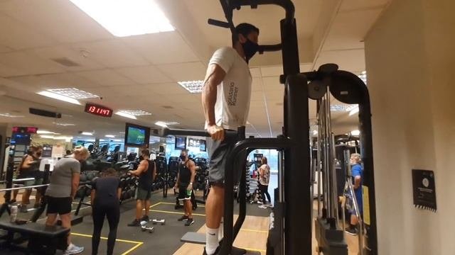 Triceps Paralela Graviton Com Maquina
