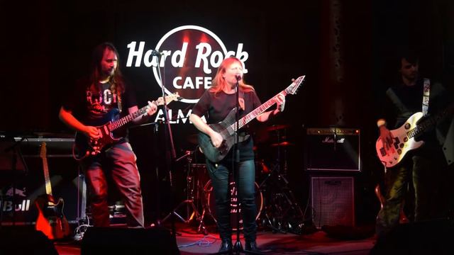 Holy Dragons in Hard Rock Cafe Almaty (12.10.2016) - 3