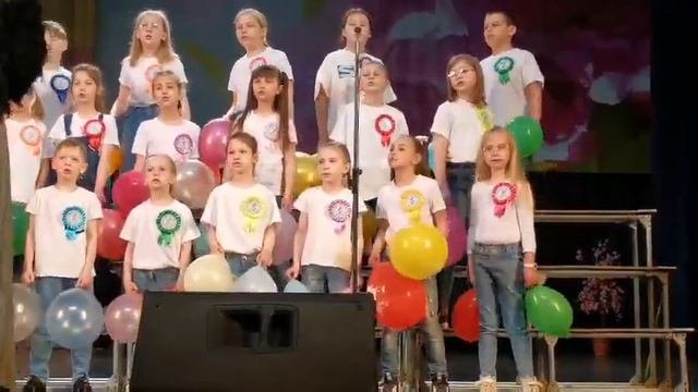 Хор Счастливое детство. Песенка о прекрасных вещах. р. Роджерс День рождения Л. Марченко