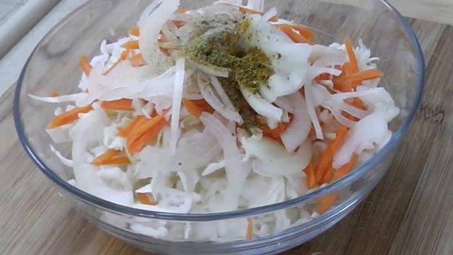 Салат Капуста Кари. Вроде всё знакомо - белокочанная, свежая, но...