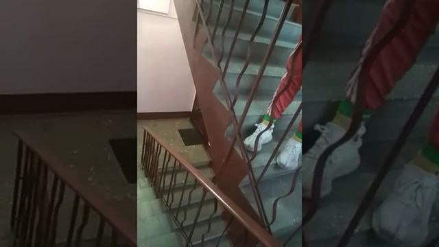 Домофонщики-1. В Питере устанавливают домофоны слежения за людьми