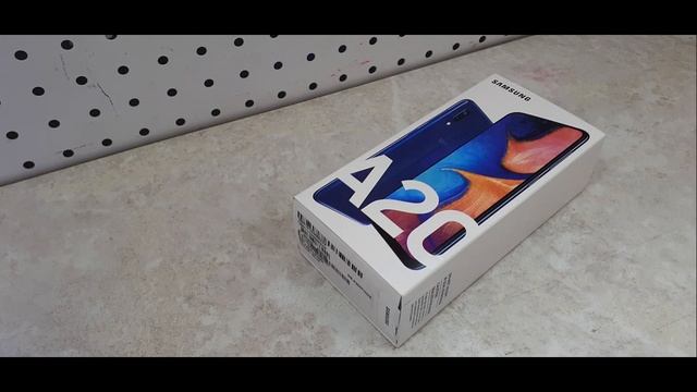 Распаковка Samsung Galaxy A20 и Galaxy Buds ? | GadgetOfftop
