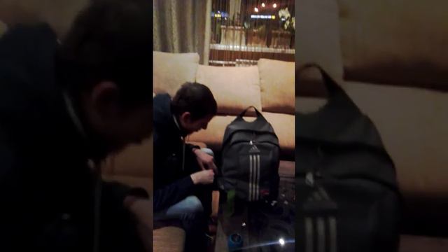 бро с девушкой))) Вот какие должны быть идеальные отношения :D