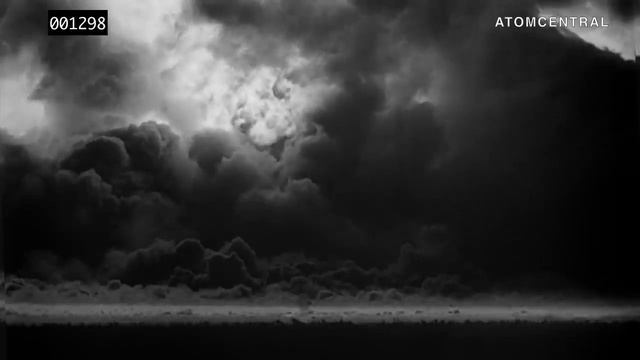 Первый взрыв ядерной бомбы  The first nuclear bomb explosion