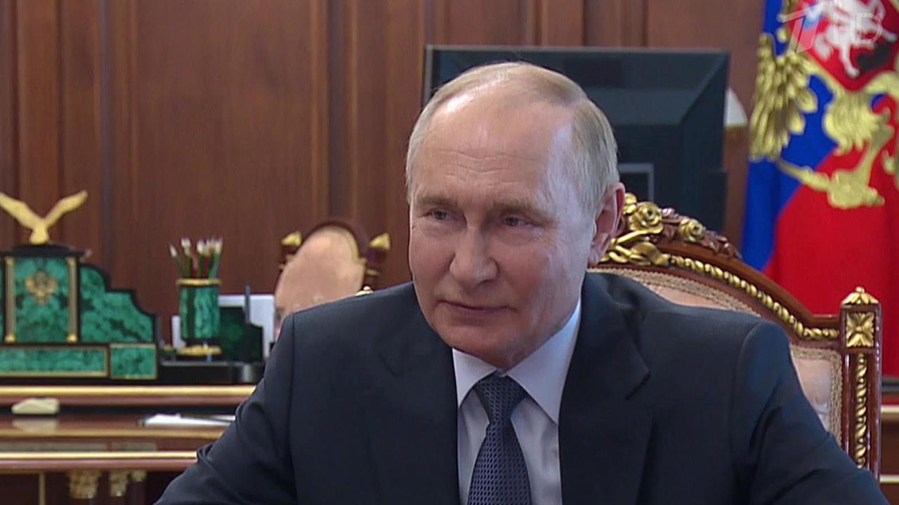Владимир Путин в Кремле встречается с главами обеих палат парламента