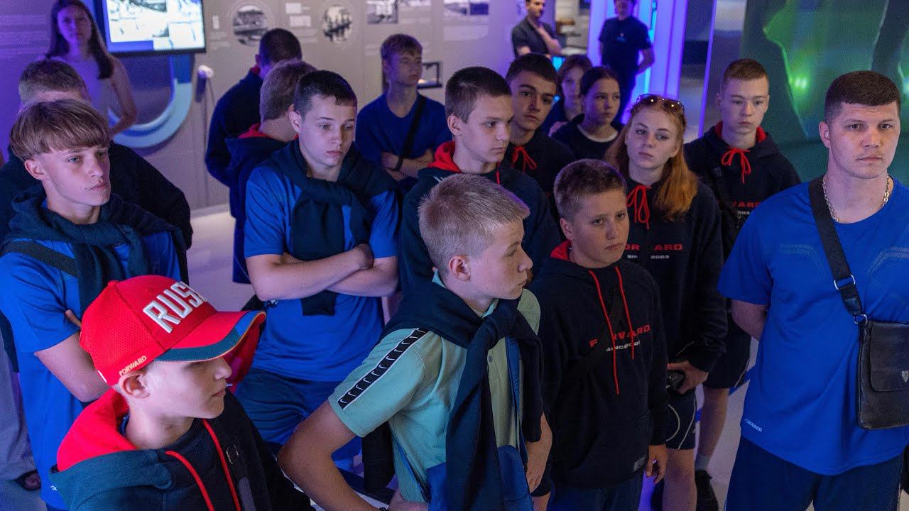 Экскурсия по музею «Динамо» для юных боксёров из ДНР и ЛНР