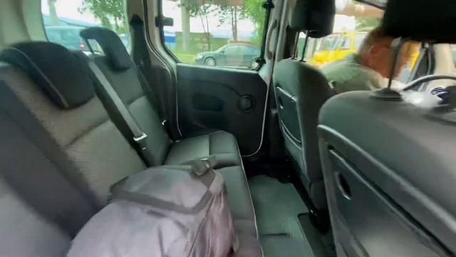 Луцкий авторынок. Побор Renault Kangoo 2015 , Peugeot 308 . Цены на Луцком авторынке.