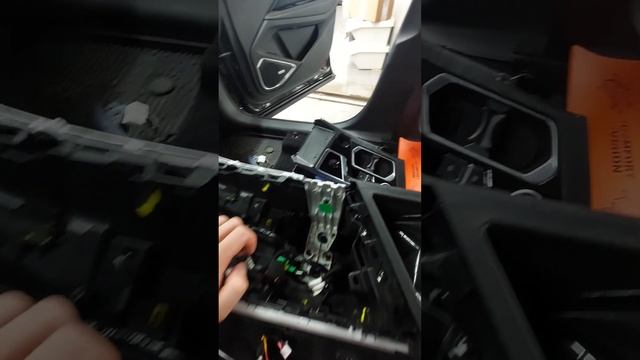 Geely Tugella  Центральная консоль  Как снять?