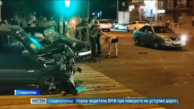 Ночью в Ставрополе столкнулись «Нива» и «БМВ»: есть пострадавшие