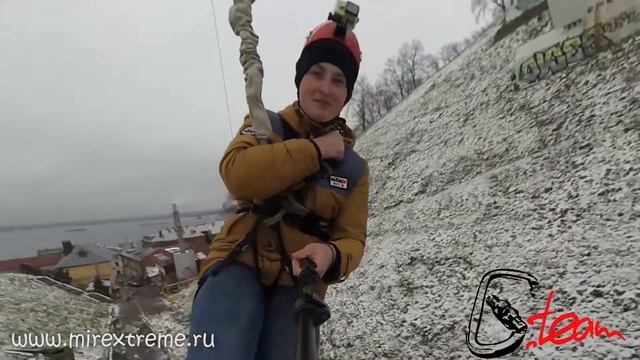 Парень прыгнул с моста а потом сделал предложение своей девушке!