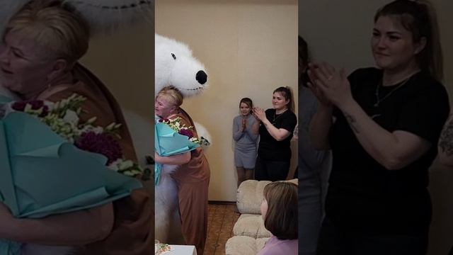 На Дне рождения Ильвиры Мишку УСИНСК встретили как долгожданного и любимого гостя!