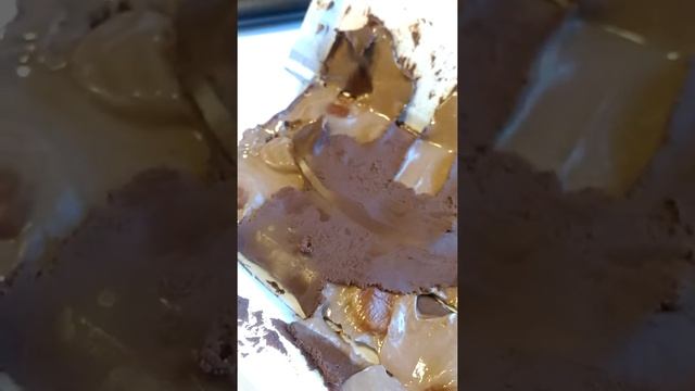 Шоколад Alpen Gold вишня и миндаль