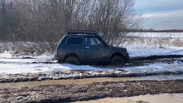 Слегка подготовленная нива на бездорожье/ (Off Road, покатушки) Что может нива? Первый тюнинг Нивы