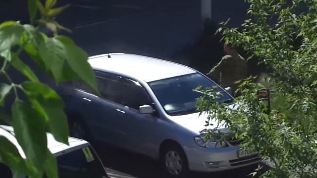 Мойка авто во дворе жилого дома