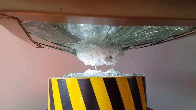 HIDRAULIC PRESS vs BULLET-PROOF GLASS what's stronger, challenge