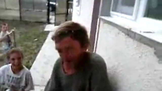 Лягушку проглотил