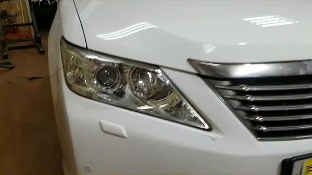 Toyota Camry. Замена штатных ПТФ на биксеноновые линзы FOG.