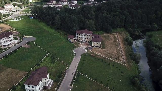 Дворянские усадьбы в поселке Идиллия с высоты птичьего полета