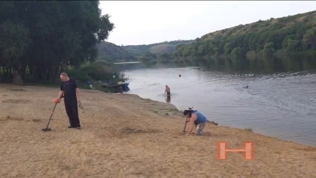 Методы копа. Конкуренция на местном пляже. ;)