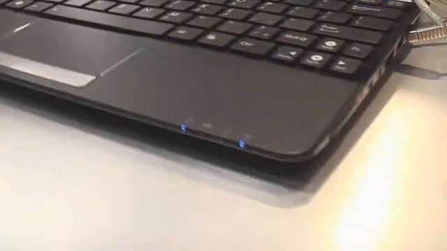 ASUS Eee PC 1015b 10,1' Netbook mit AMD Fusion im Hands-on