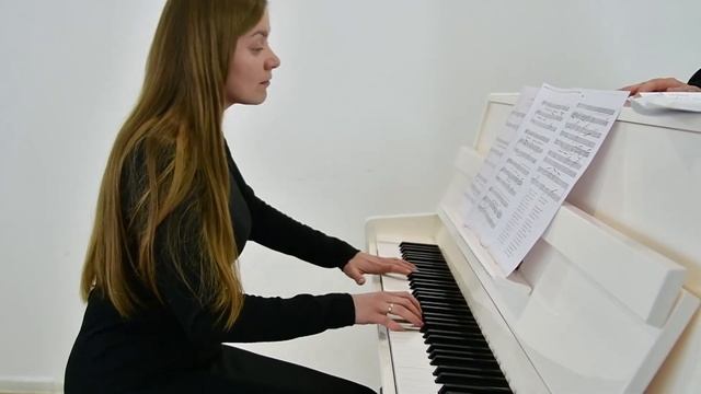 "Сон-трава" муз. І. Кириліної, сл. Л. Татаренка виконує Самборська Л. П. концертмейстер Клюєва Н. І