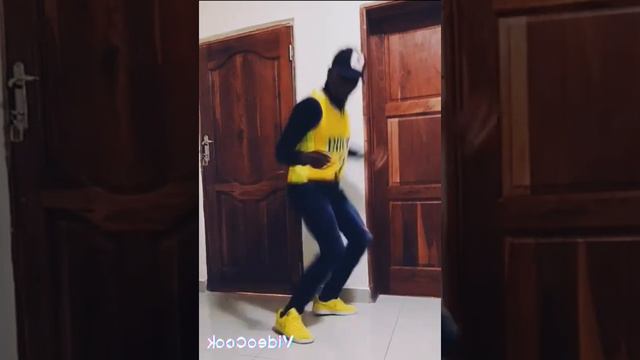 Catar dancing to Alick Macheso's song Munhumumwe