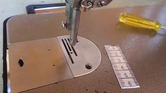 Ajuste-sincronización gancho y  barra de aguja /Régler et Synchronisation crochet / barre à aiguill