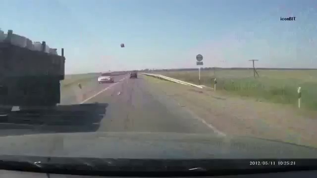 Кирпич, выпавший из КамАЗа, убил девушку