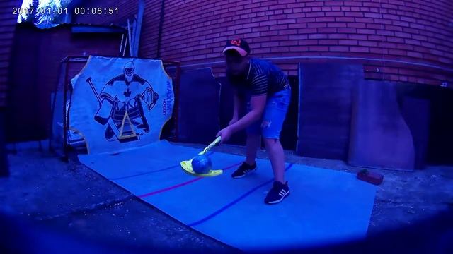 Играю в Флорбол!