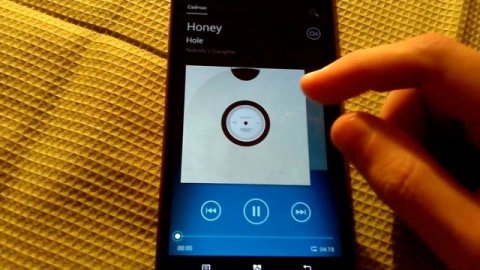 Музыка от SONY-плеер WALKMAN.