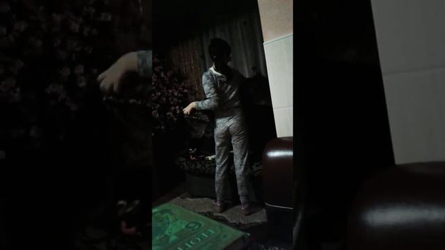 Девочка сегодня  встала не з той ноги!!!
