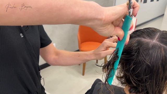 Tendência de Corte Curto Para Cabelos Cacheados