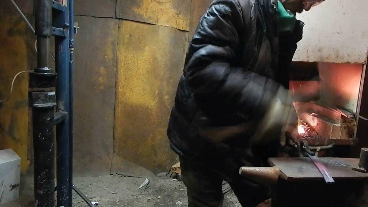 куём заготовки для ножей из подшипника (сталь ШХ15)